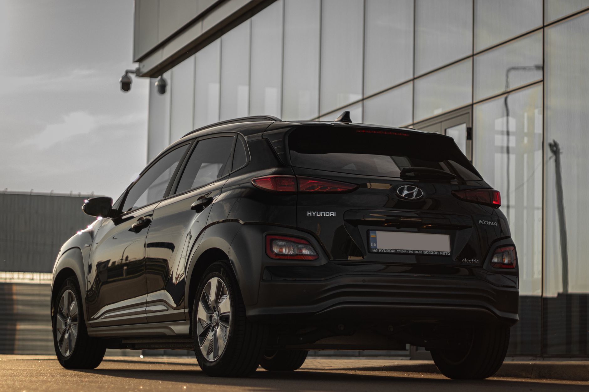 Auto ibrida vs plug-in: differenze tecniche e costi
