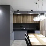 Come illuminare la cucina conciliando sostenibilità ed estetica